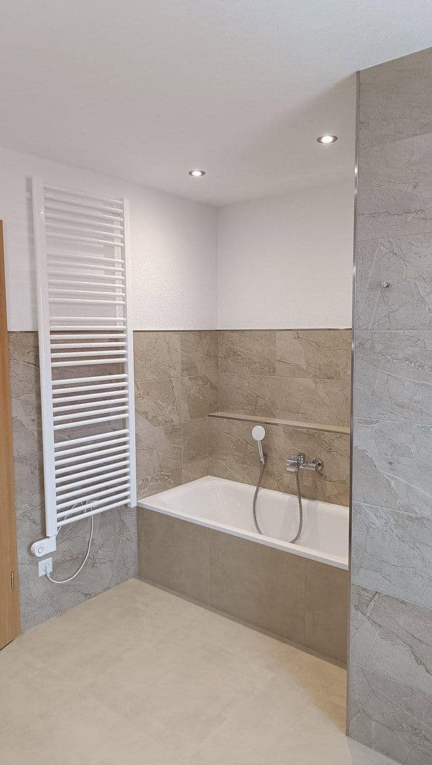 Prenájom bytu 3-izbový 108 m², Kehl, Bádensko-Wurttembersko Prenájom bytu 3-izbový 108 m², Kehl, Bádensko-Wurttembersko
