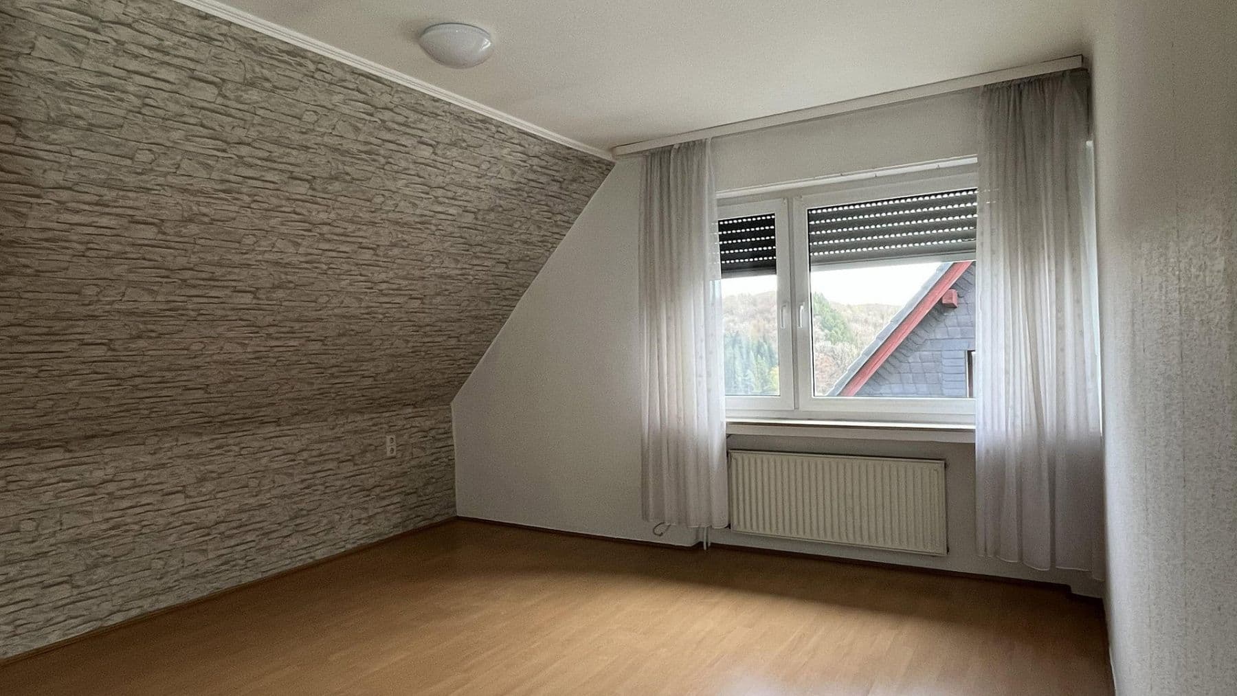 Prenájom bytu 4-izbový 90 m², Hochstraße 50, Gummersbach, Severné Porýnie - Westfálsko Prenájom bytu 4-izbový 90 m², Hochstraße 50, Gummersbach, Severné Porýnie - Westfálsko