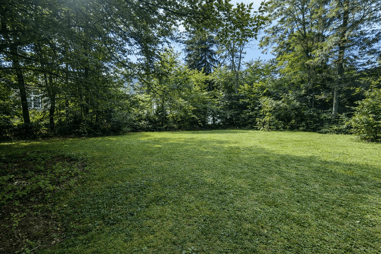 Predaj pozemku 3.700 m², Grünwald, Bavorsko Predaj pozemku 3.700 m², Grünwald, Bavorsko
