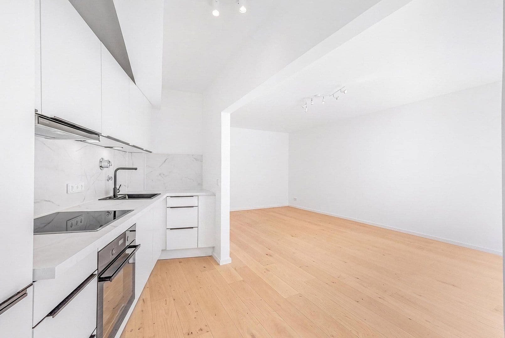 Predaj bytu 2-izbový 55 m², Falkenstrasse 44, München, Bavorsko Predaj bytu 2-izbový 55 m², Falkenstrasse 44, München, Bavorsko