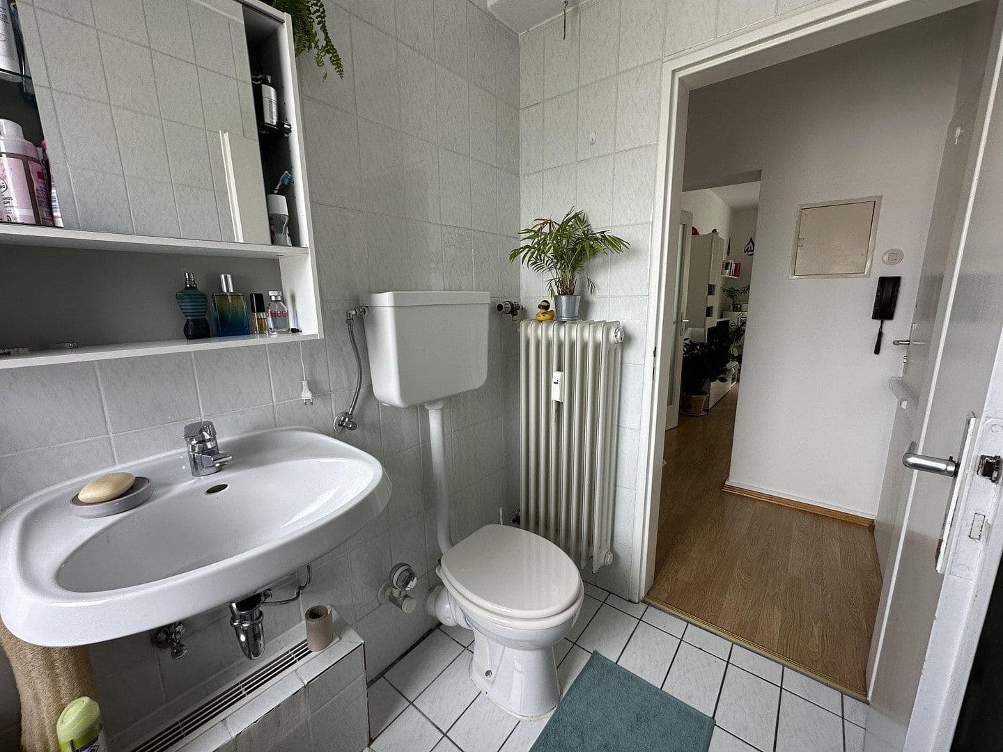 Prenájom bytu 2-izbový 59 m², Schwanenstraße 14, Frankfurt am Main, Hesensko Prenájom bytu 2-izbový 59 m², Schwanenstraße 14, Frankfurt am Main, Hesensko