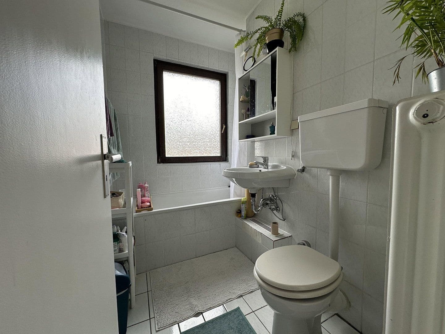 Prenájom bytu 2-izbový 59 m², Schwanenstraße 14, Frankfurt am Main, Hesensko Prenájom bytu 2-izbový 59 m², Schwanenstraße 14, Frankfurt am Main, Hesensko