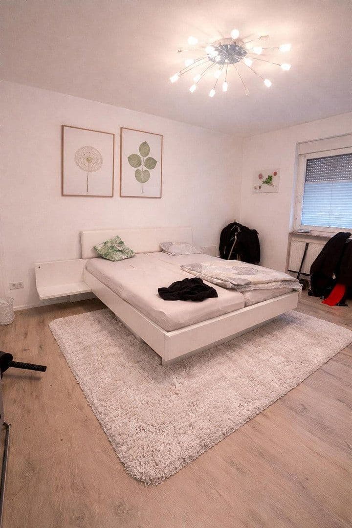 Prenájom bytu 4-izbový 100 m², Weserstraße 29, Rüsselsheim am Main, Hesensko Prenájom bytu 4-izbový 100 m², Weserstraße 29, Rüsselsheim am Main, Hesensko
