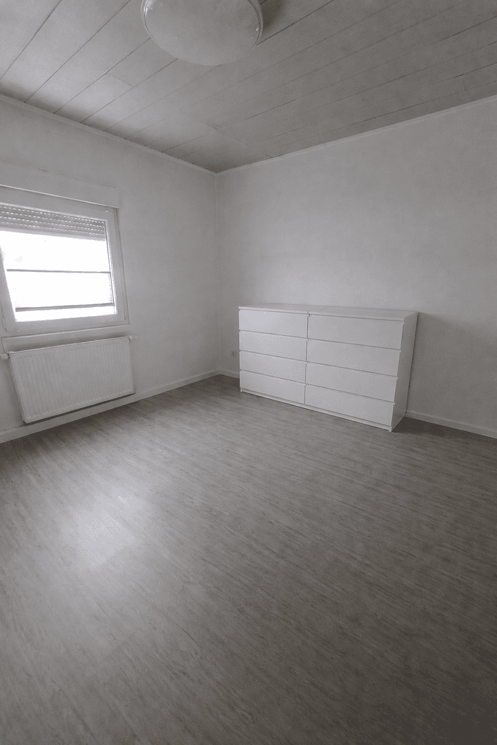 Prenájom bytu 4-izbový 100 m², Weserstraße 29, Rüsselsheim am Main, Hesensko Prenájom bytu 4-izbový 100 m², Weserstraße 29, Rüsselsheim am Main, Hesensko