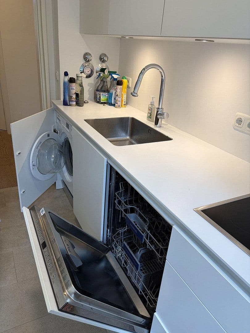 Prenájom bytu 2-izbový 66 m², Mauerkircherstraße 85, München, Bavorsko Prenájom bytu 2-izbový 66 m², Mauerkircherstraße 85, München, Bavorsko