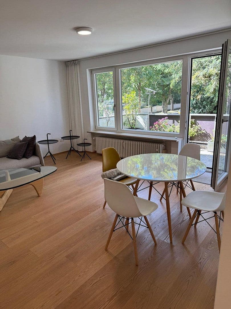Prenájom bytu 2-izbový 66 m², Mauerkircherstraße 85, München, Bavorsko Prenájom bytu 2-izbový 66 m², Mauerkircherstraße 85, München, Bavorsko