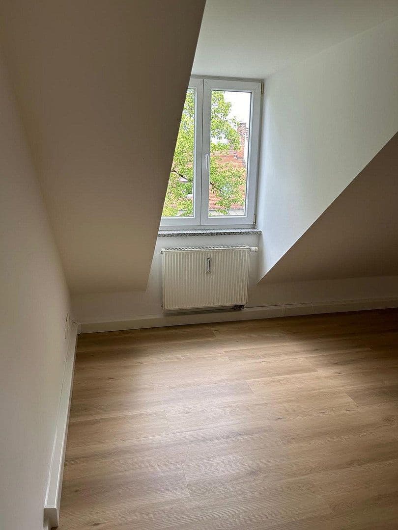 Prenájom bytu 3-izbový 86 m², Einhornalle 41, München, Bavorsko Prenájom bytu 3-izbový 86 m², Einhornalle 41, München, Bavorsko