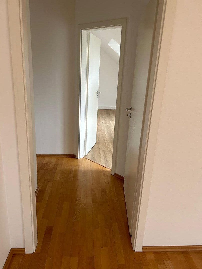 Prenájom bytu 3-izbový 86 m², Einhornalle 41, München, Bavorsko Prenájom bytu 3-izbový 86 m², Einhornalle 41, München, Bavorsko