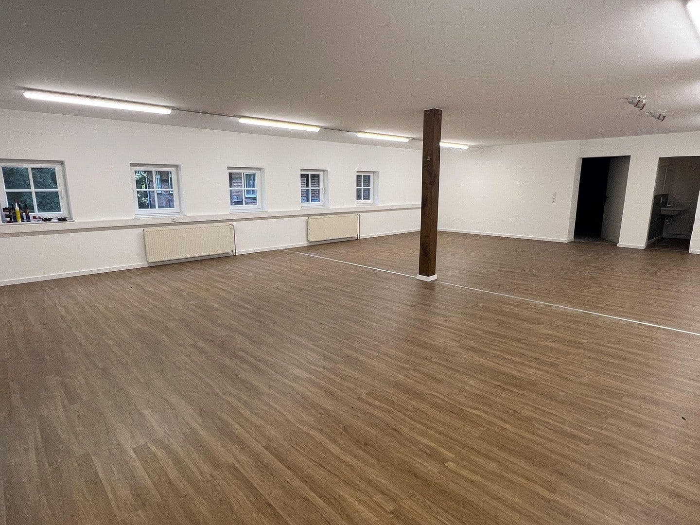 Prenájom kancelárie 100 m², Badbergen, Dolné Sasko Prenájom kancelárie 100 m², Badbergen, Dolné Sasko