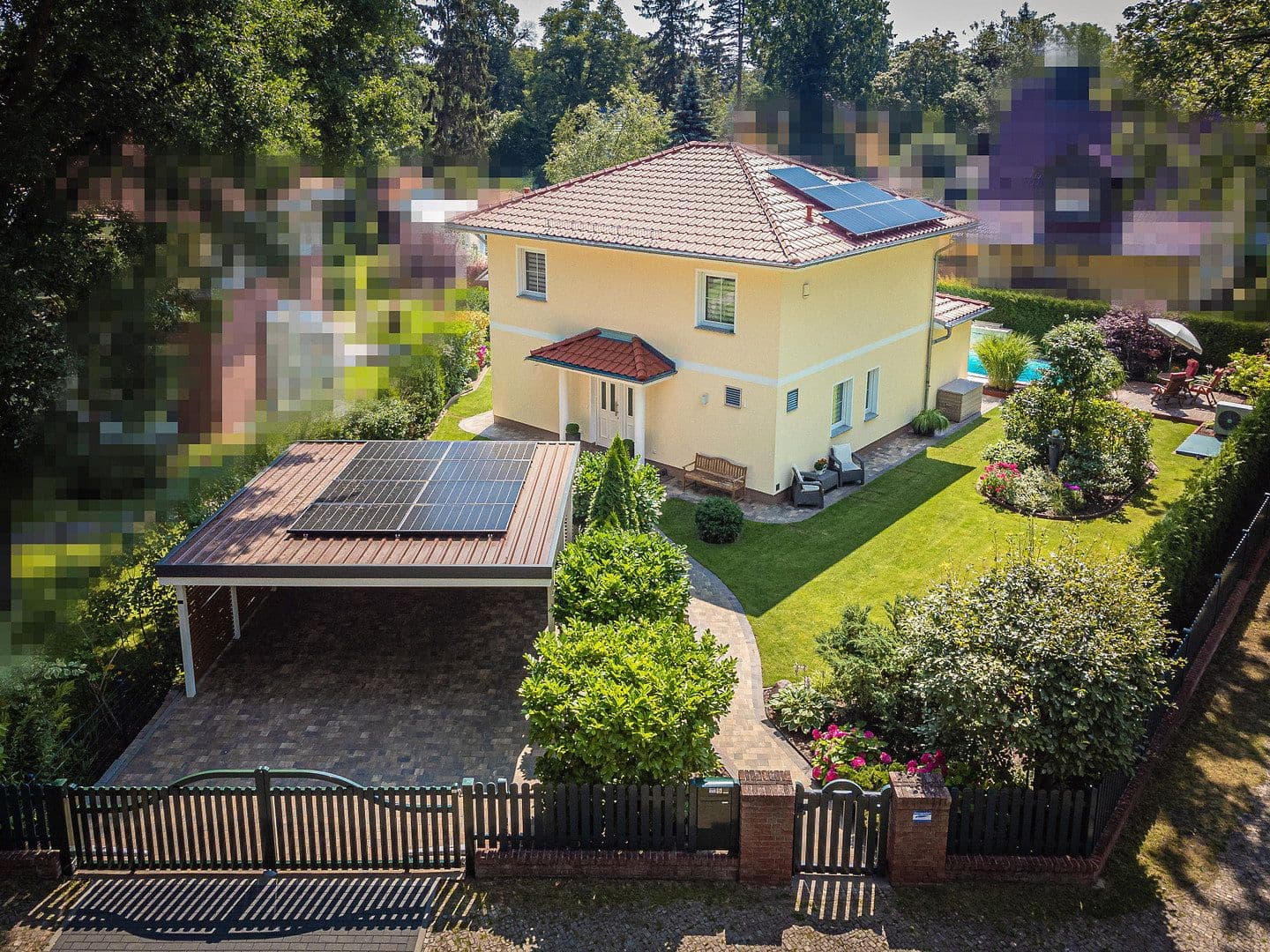 Predaj domu 215 m², pozemok 824 m², Falkensee, Brandenbursko Predaj domu 215 m², pozemok 824 m², Falkensee, Brandenbursko
