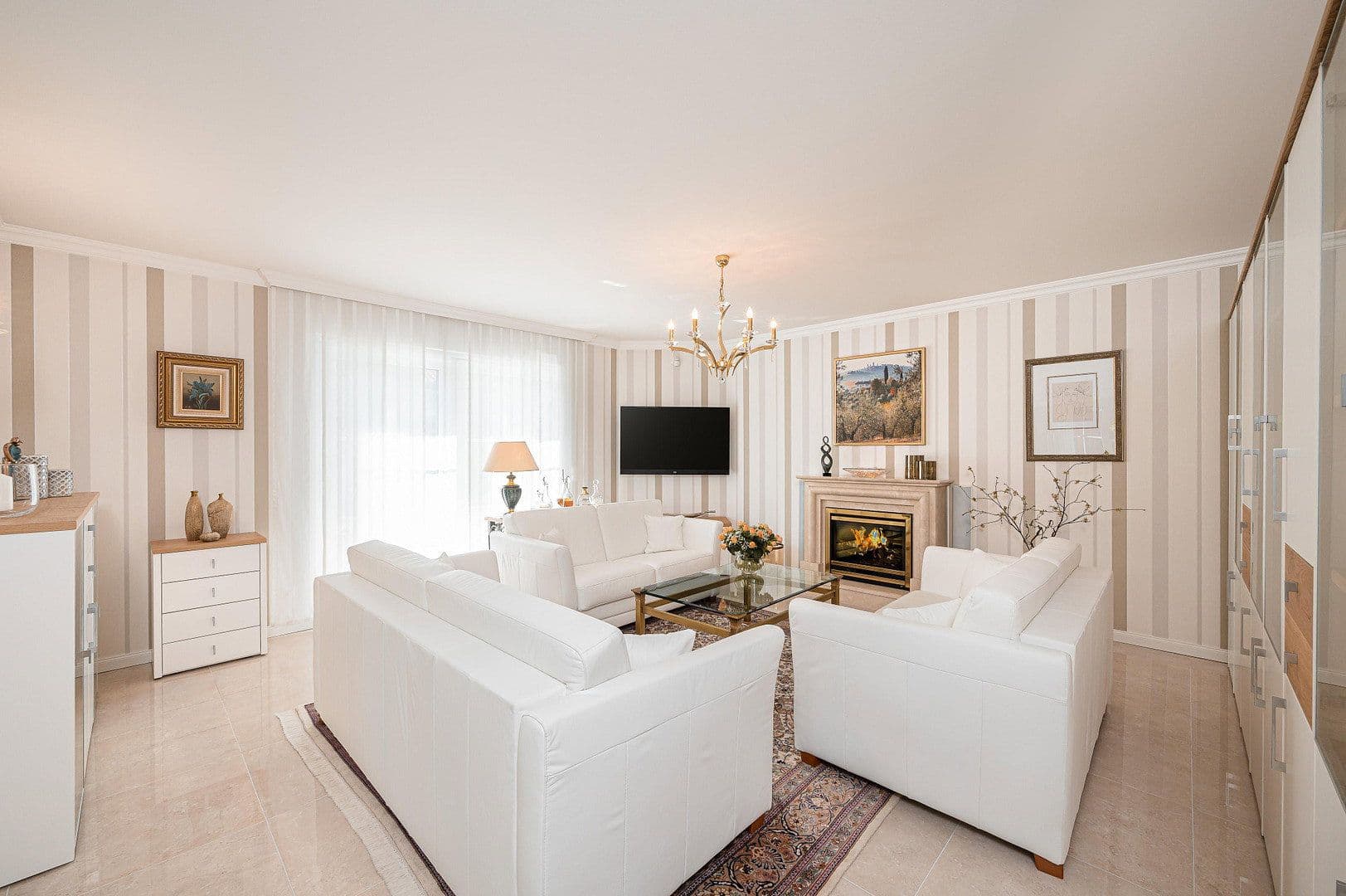 Predaj domu 215 m², pozemok 824 m², Falkensee, Brandenbursko Predaj domu 215 m², pozemok 824 m², Falkensee, Brandenbursko
