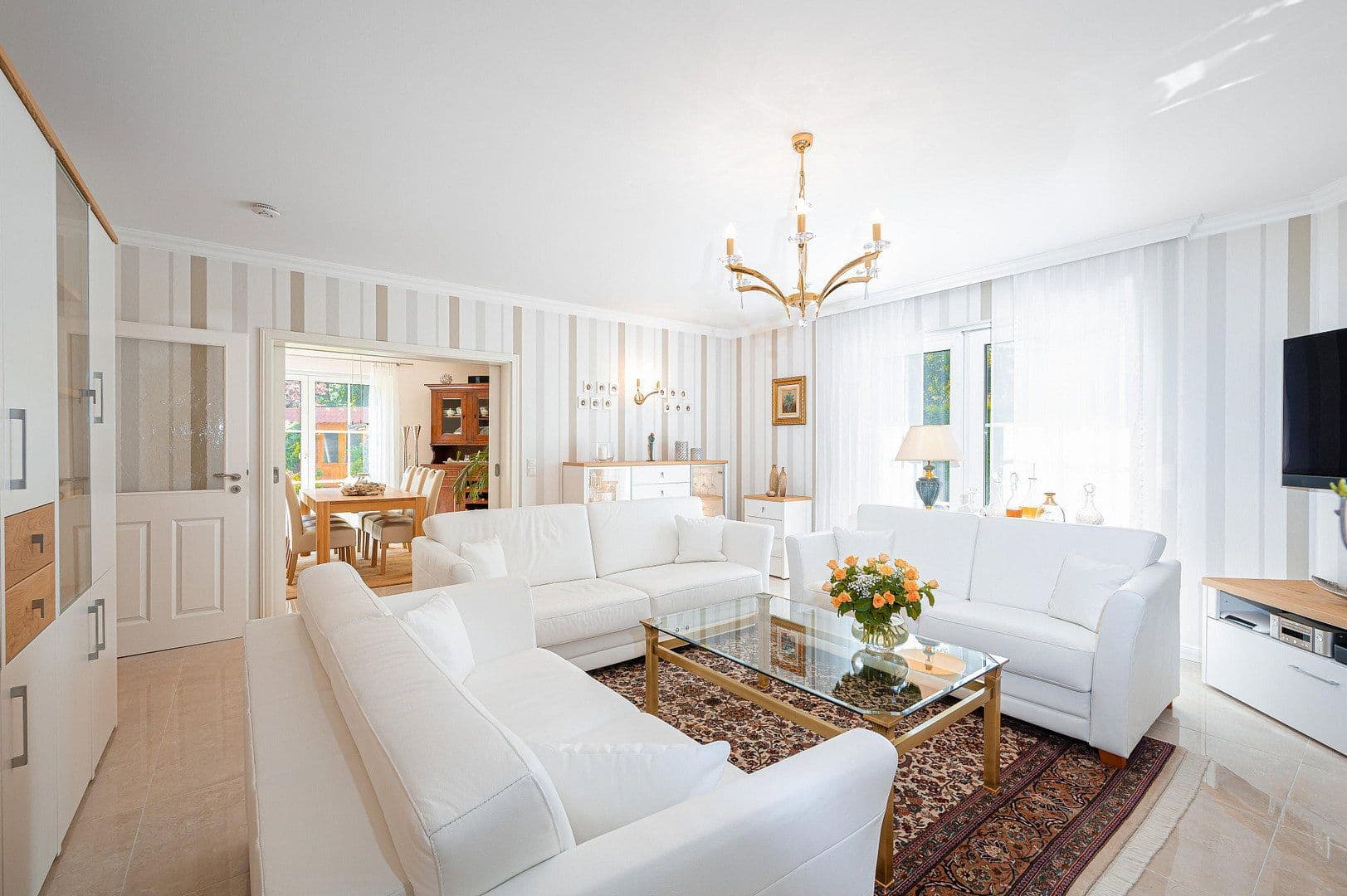 Predaj domu 215 m², pozemok 824 m², Falkensee, Brandenbursko Predaj domu 215 m², pozemok 824 m², Falkensee, Brandenbursko