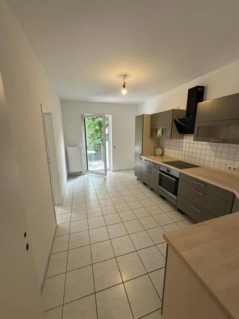 Prenájom bytu 3-izbový 80 m², Scharrenbroicher Straße 55c, Rösrath, Severné Porýnie - Westfálsko Prenájom bytu 3-izbový 80 m², Scharrenbroicher Straße 55c, Rösrath, Severné Porýnie - Westfálsko
