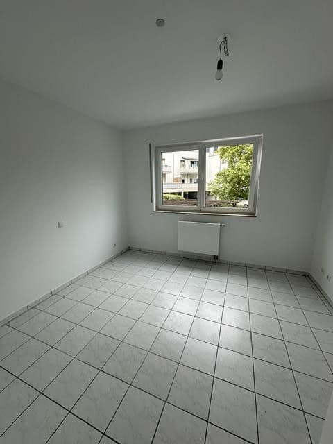Prenájom bytu 3-izbový 80 m², Scharrenbroicher Straße 55c, Rösrath, Severné Porýnie - Westfálsko Prenájom bytu 3-izbový 80 m², Scharrenbroicher Straße 55c, Rösrath, Severné Porýnie - Westfálsko