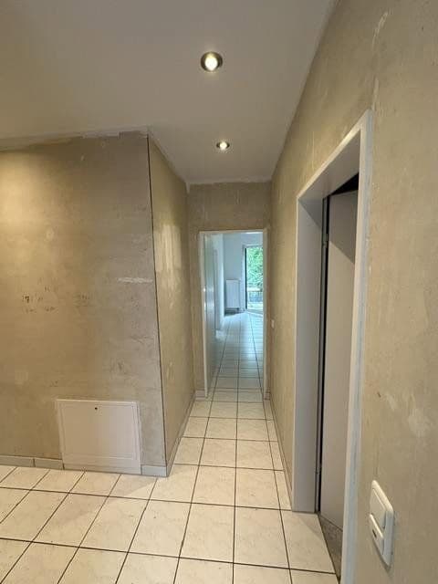 Prenájom bytu 3-izbový 80 m², Scharrenbroicher Straße 55c, Rösrath, Severné Porýnie - Westfálsko Prenájom bytu 3-izbový 80 m², Scharrenbroicher Straße 55c, Rösrath, Severné Porýnie - Westfálsko