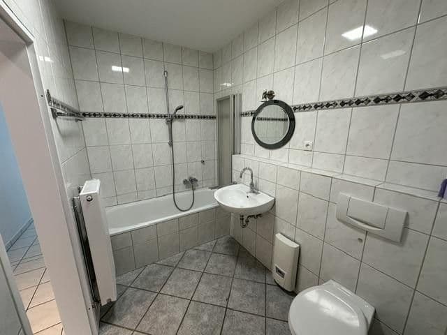 Prenájom bytu 3-izbový 80 m², Scharrenbroicher Straße 55c, Rösrath, Severné Porýnie - Westfálsko Prenájom bytu 3-izbový 80 m², Scharrenbroicher Straße 55c, Rösrath, Severné Porýnie - Westfálsko