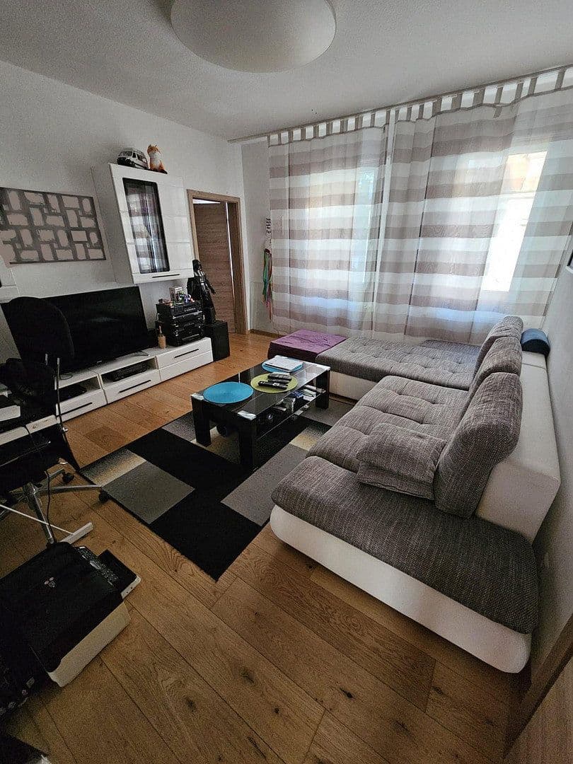 Prenájom bytu 2-izbový 70 m², Brückner Str. 3, Zirndorf, Bavorsko Prenájom bytu 2-izbový 70 m², Brückner Str. 3, Zirndorf, Bavorsko