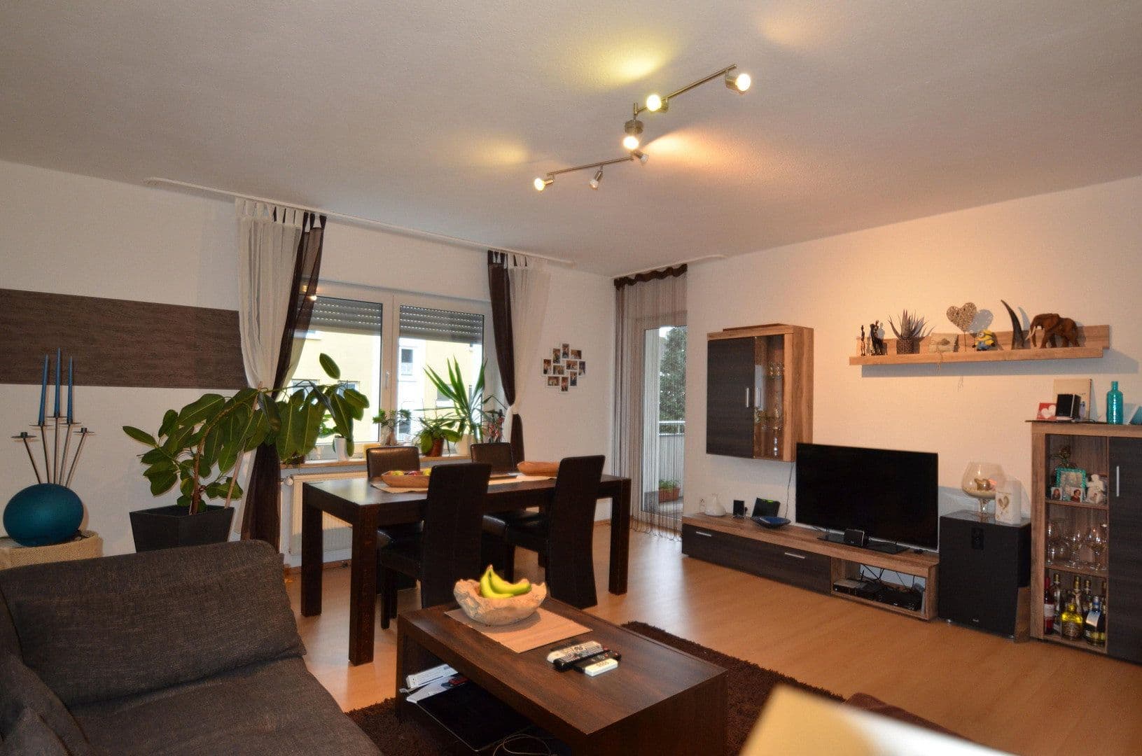 Prenájom bytu 3-izbový 87 m², ANSBACH, Bavorsko Prenájom bytu 3-izbový 87 m², ANSBACH, Bavorsko