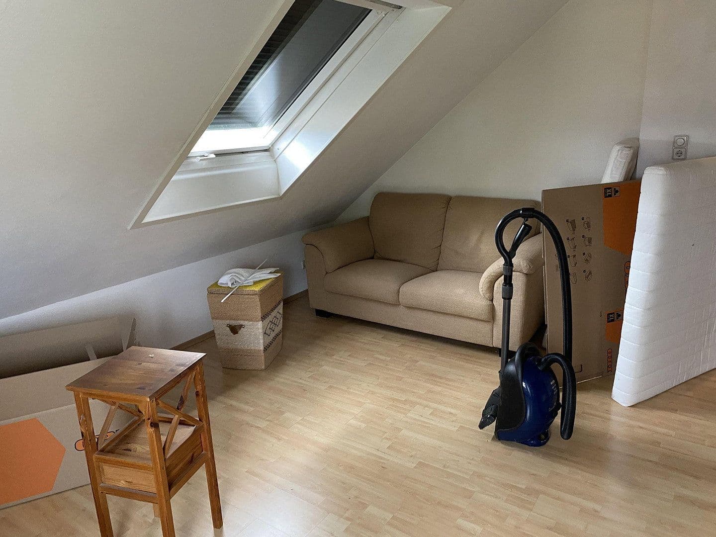 Prenájom bytu 2-izbový 42 m², Rezagstr. 18, Köln, Severné Porýnie - Westfálsko Prenájom bytu 2-izbový 42 m², Rezagstr. 18, Köln, Severné Porýnie - Westfálsko