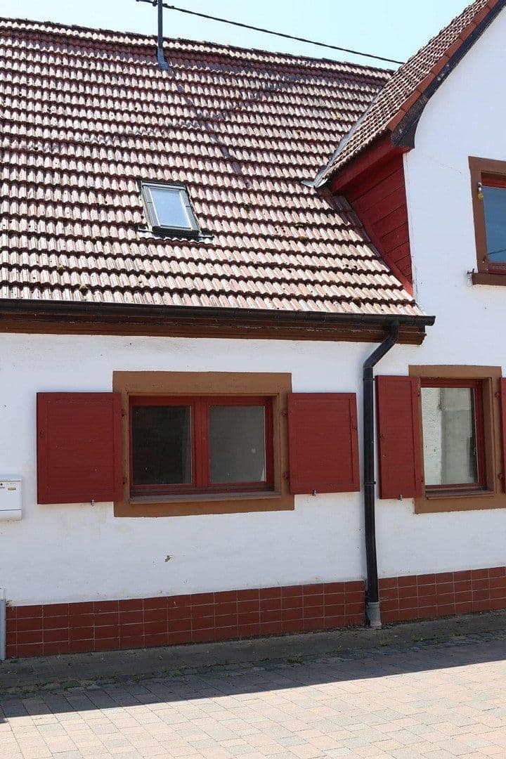 Predaj domu 130 m², pozemok 276 m², Hauptstr. 37, Wachenheim, Porýnie-Falcko Predaj domu 130 m², pozemok 276 m², Hauptstr. 37, Wachenheim, Porýnie-Falcko