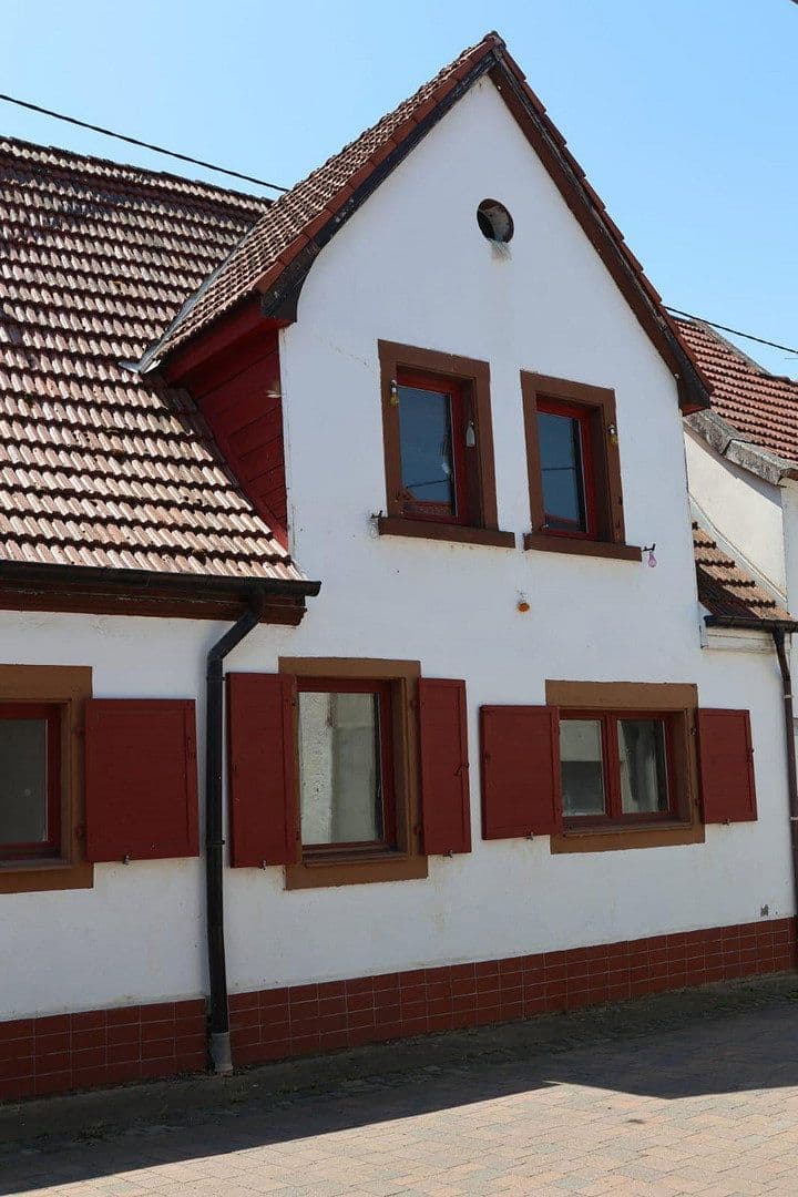 Predaj domu 130 m², pozemok 276 m², Hauptstr. 37, Wachenheim, Porýnie-Falcko Predaj domu 130 m², pozemok 276 m², Hauptstr. 37, Wachenheim, Porýnie-Falcko