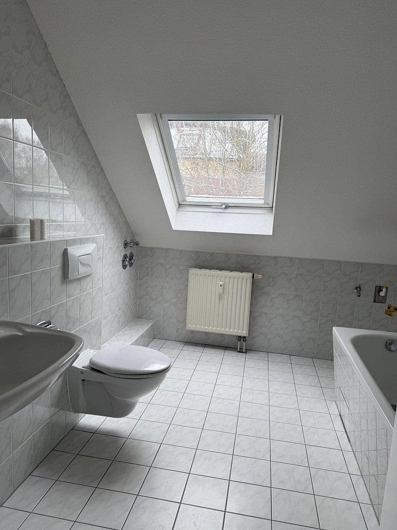 Prenájom bytu 2-izbový 60 m², Kreisigstraße 29, Zwickau, Sasko Prenájom bytu 2-izbový 60 m², Kreisigstraße 29, Zwickau, Sasko