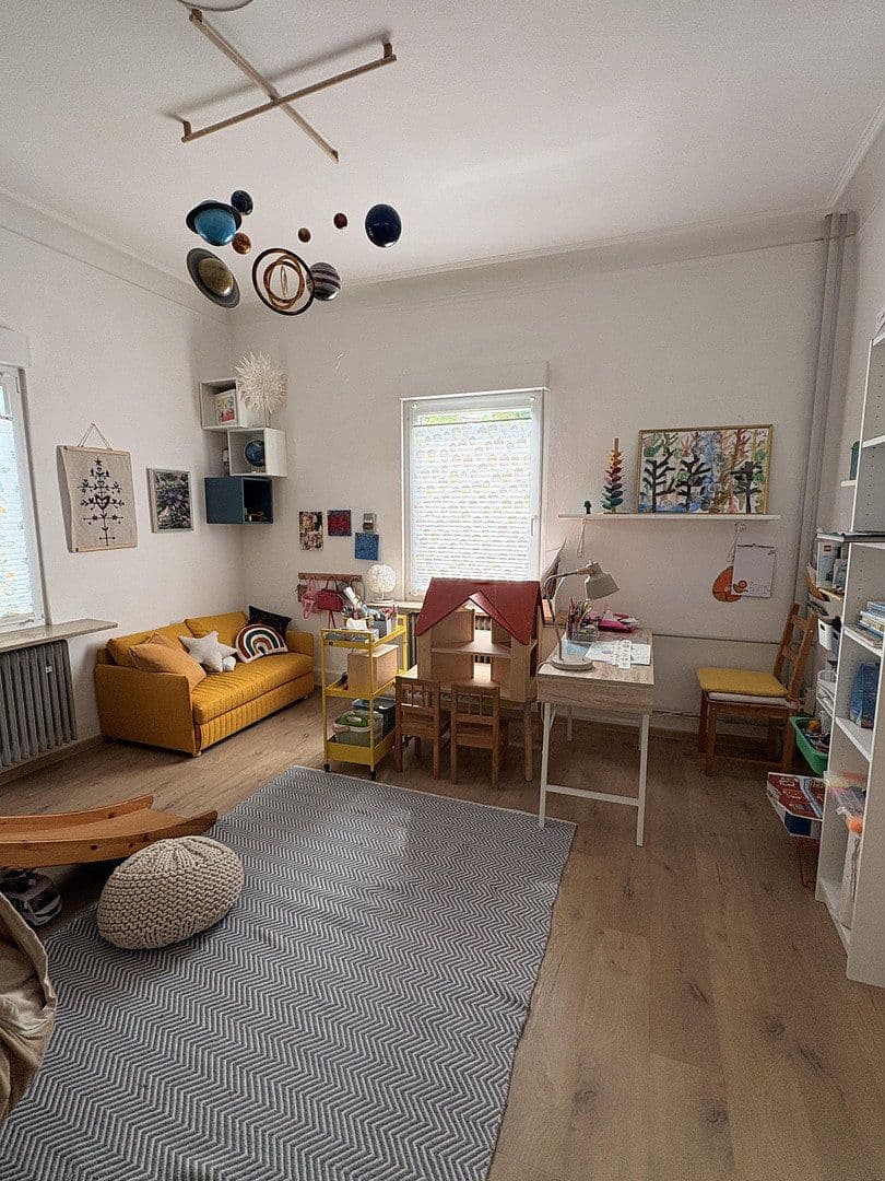 Prenájom bytu 5-izbový 124 m², Kirchheim unter Teck, Bádensko-Wurttembersko Prenájom bytu 5-izbový 124 m², Kirchheim unter Teck, Bádensko-Wurttembersko