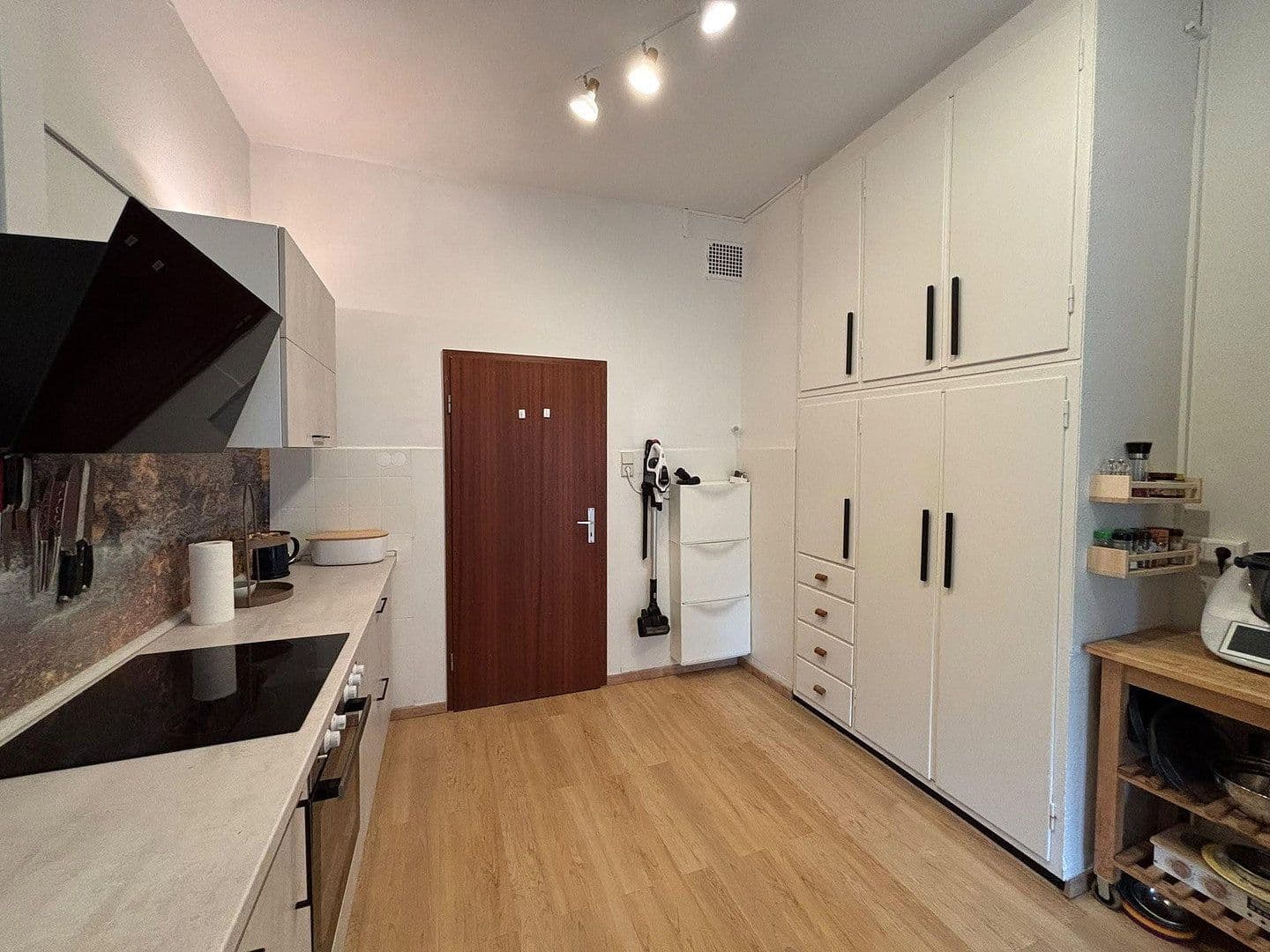 Prenájom bytu 5-izbový 124 m², Kirchheim unter Teck, Bádensko-Wurttembersko Prenájom bytu 5-izbový 124 m², Kirchheim unter Teck, Bádensko-Wurttembersko