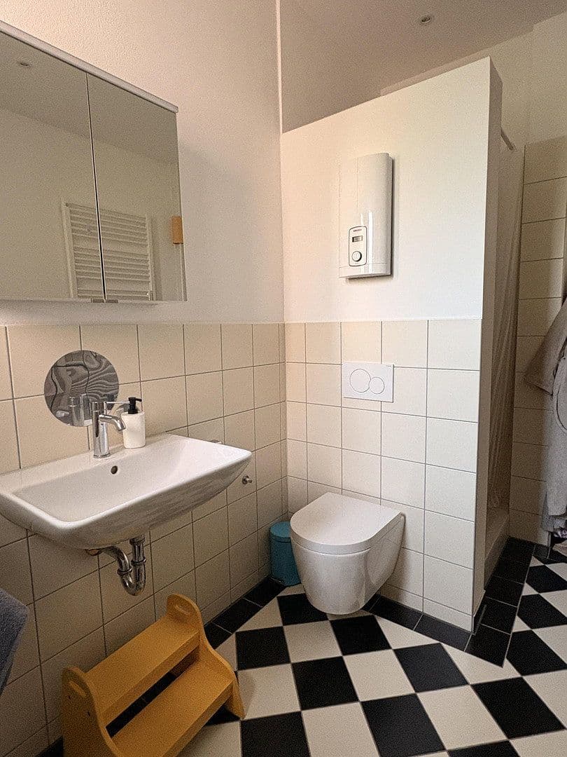 Prenájom bytu 5-izbový 124 m², Kirchheim unter Teck, Bádensko-Wurttembersko Prenájom bytu 5-izbový 124 m², Kirchheim unter Teck, Bádensko-Wurttembersko