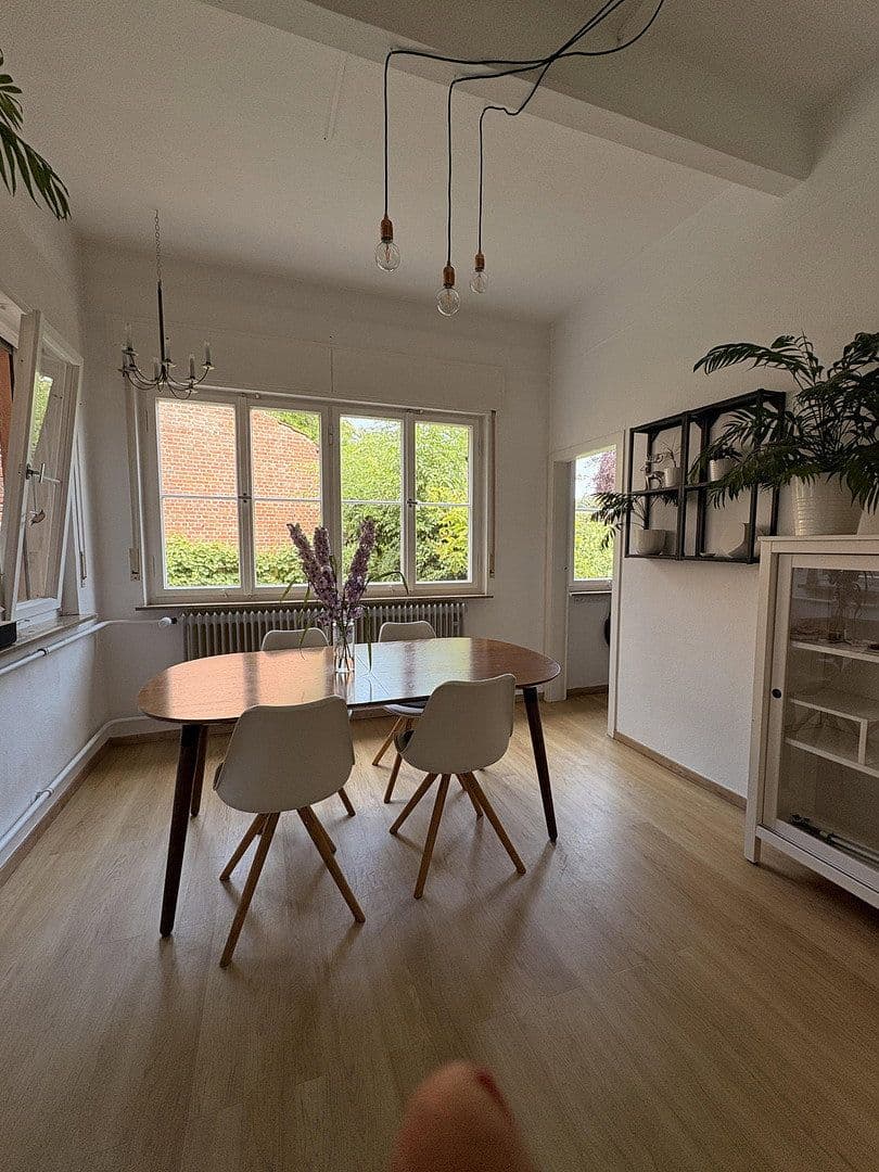 Prenájom bytu 5-izbový 124 m², Kirchheim unter Teck, Bádensko-Wurttembersko Prenájom bytu 5-izbový 124 m², Kirchheim unter Teck, Bádensko-Wurttembersko