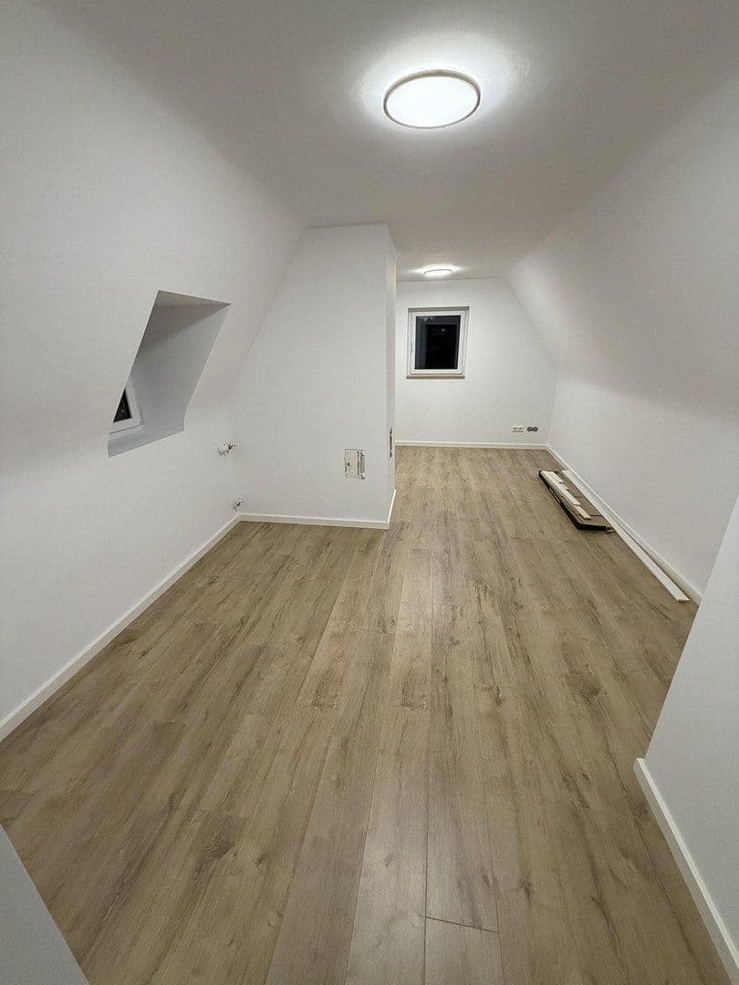 Predaj domu 250 m², pozemok 688 m², Heroldsberg, Bavorsko Predaj domu 250 m², pozemok 688 m², Heroldsberg, Bavorsko