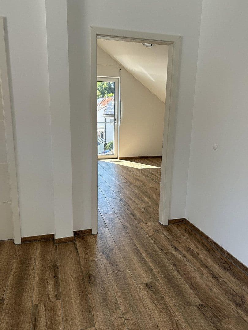 Predaj bytu 3-izbový 79 m², Eisingen, Bádensko-Wurttembersko Predaj bytu 3-izbový 79 m², Eisingen, Bádensko-Wurttembersko