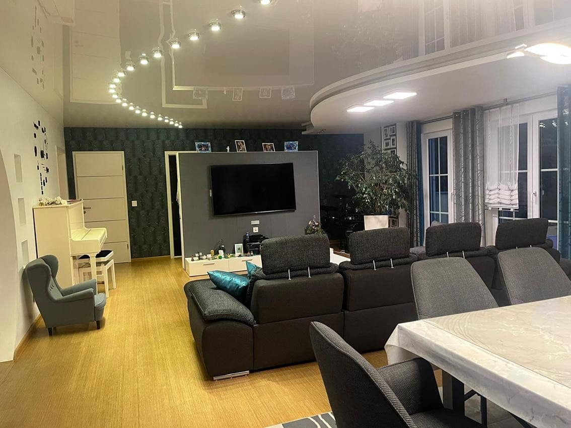 Predaj domu 200 m², pozemok 731 m², Karlsruhe, Bádensko-Wurttembersko Predaj domu 200 m², pozemok 731 m², Karlsruhe, Bádensko-Wurttembersko