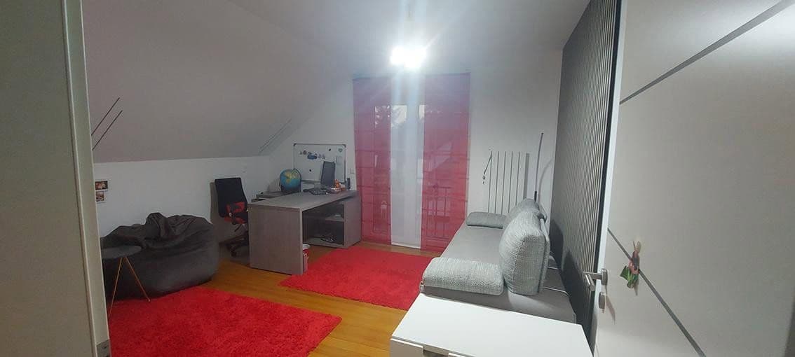 Predaj domu 200 m², pozemok 731 m², Karlsruhe, Bádensko-Wurttembersko Predaj domu 200 m², pozemok 731 m², Karlsruhe, Bádensko-Wurttembersko