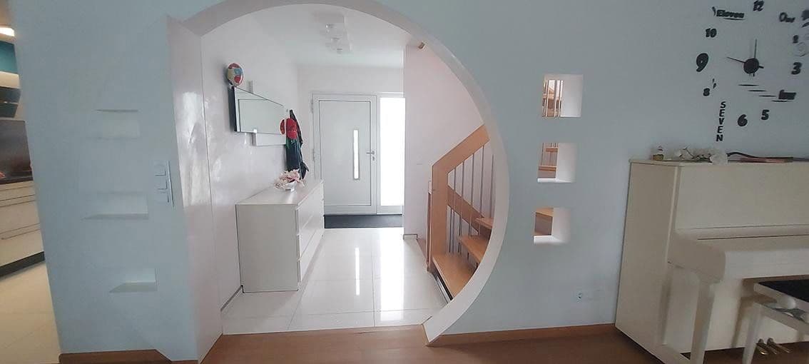 Predaj domu 200 m², pozemok 731 m², Karlsruhe, Bádensko-Wurttembersko Predaj domu 200 m², pozemok 731 m², Karlsruhe, Bádensko-Wurttembersko