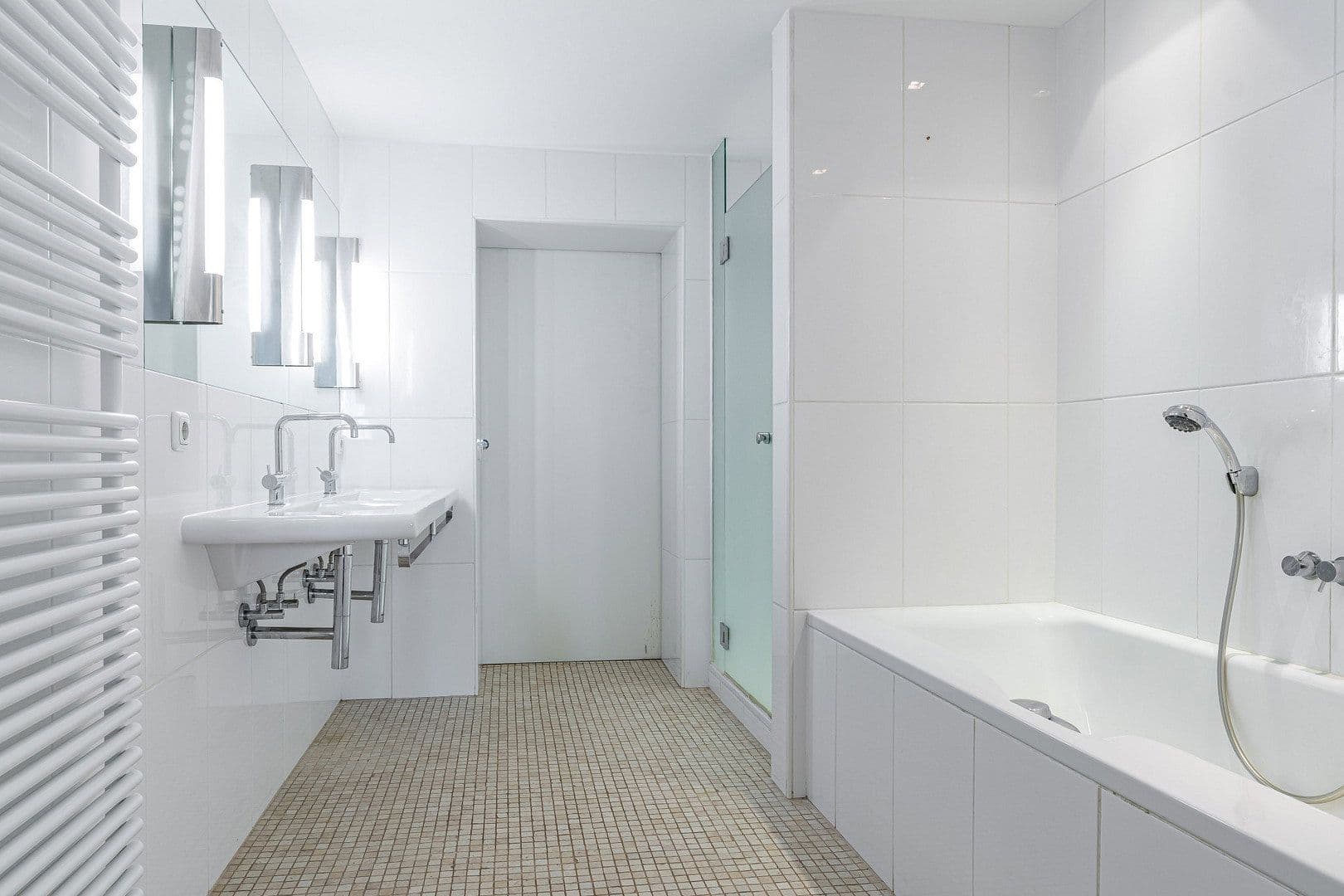 Predaj domu 389 m², pozemok 1.001 m², Schultestraße, Linz, Horné Rakúsko Predaj domu 389 m², pozemok 1.001 m², Schultestraße, Linz, Horné Rakúsko