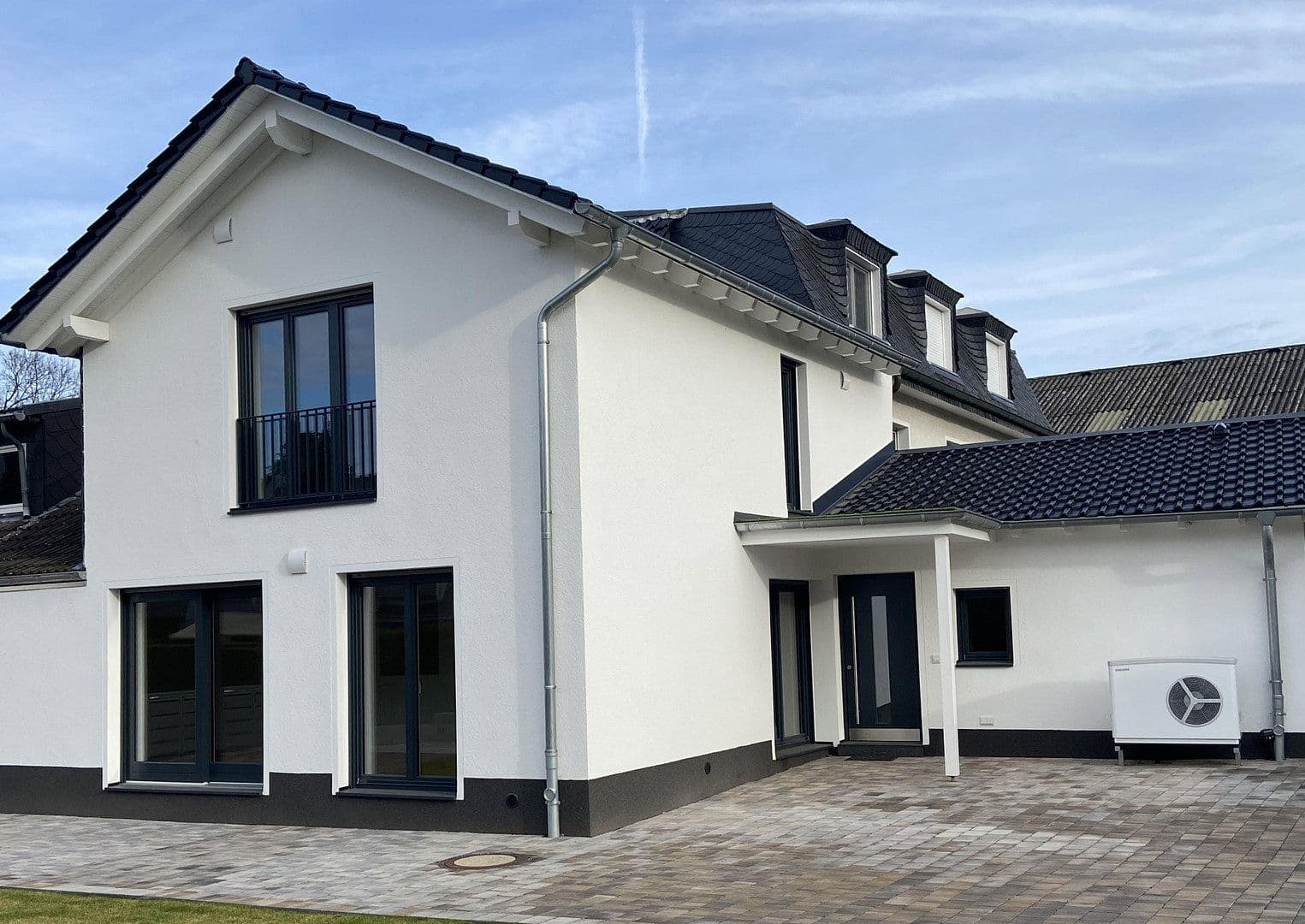 Predaj domu 100 m², pozemok 195 m², Düsseldorf, Severné Porýnie - Westfálsko Predaj domu 100 m², pozemok 195 m², Düsseldorf, Severné Porýnie - Westfálsko