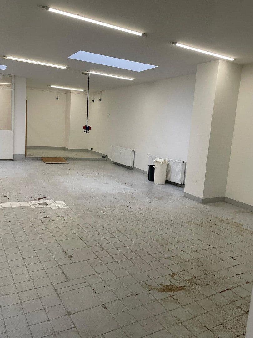 Prenájom nebytového priestoru 150 m², Köln, Severné Porýnie - Westfálsko Prenájom nebytového priestoru 150 m², Köln, Severné Porýnie - Westfálsko