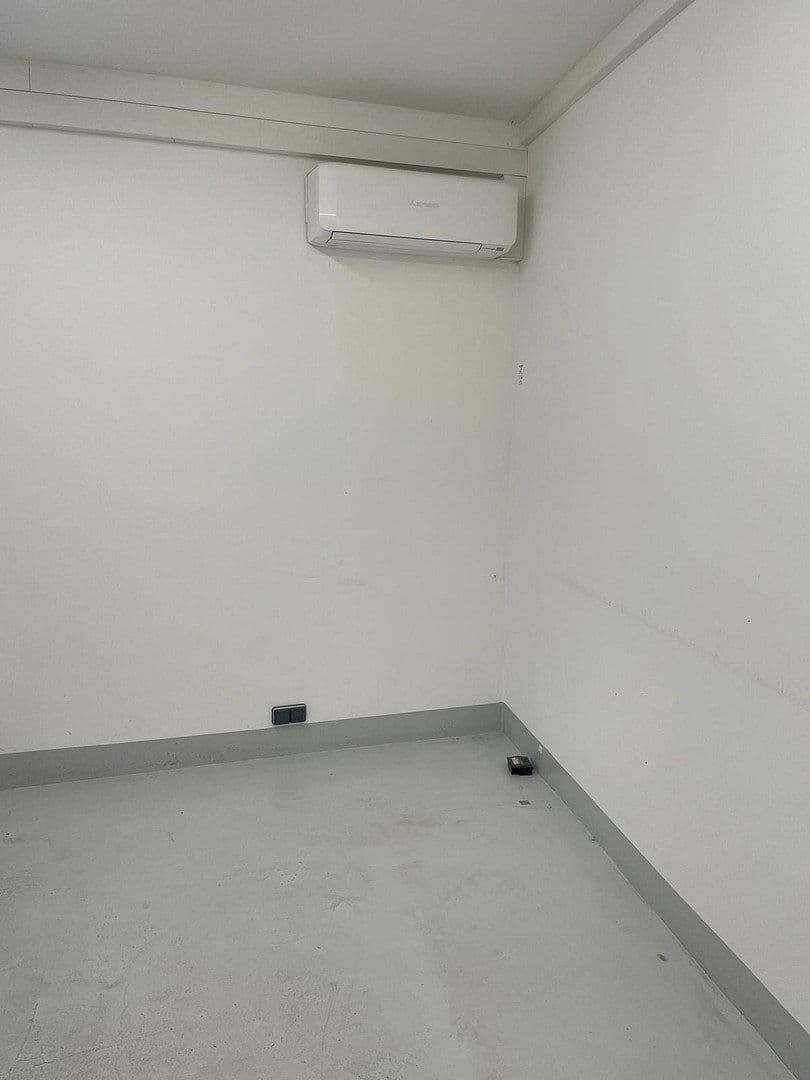 Prenájom nebytového priestoru 150 m², Köln, Severné Porýnie - Westfálsko Prenájom nebytového priestoru 150 m², Köln, Severné Porýnie - Westfálsko