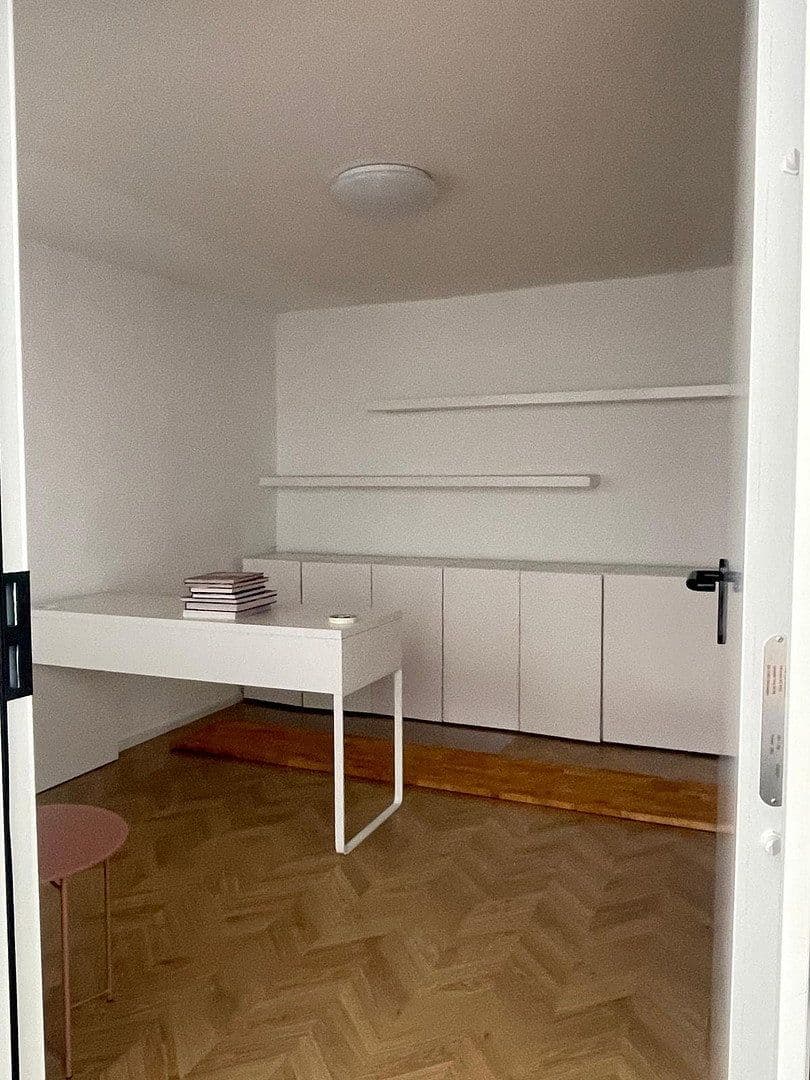 Prenájom nebytového priestoru 150 m², Köln, Severné Porýnie - Westfálsko Prenájom nebytového priestoru 150 m², Köln, Severné Porýnie - Westfálsko