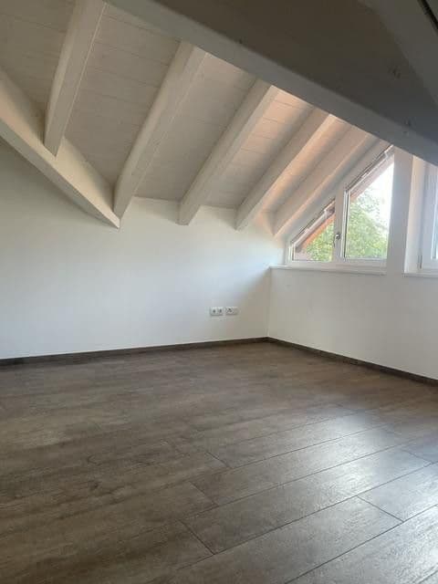 Prenájom bytu 3-izbový 101 m², Deining, Bavorsko Prenájom bytu 3-izbový 101 m², Deining, Bavorsko