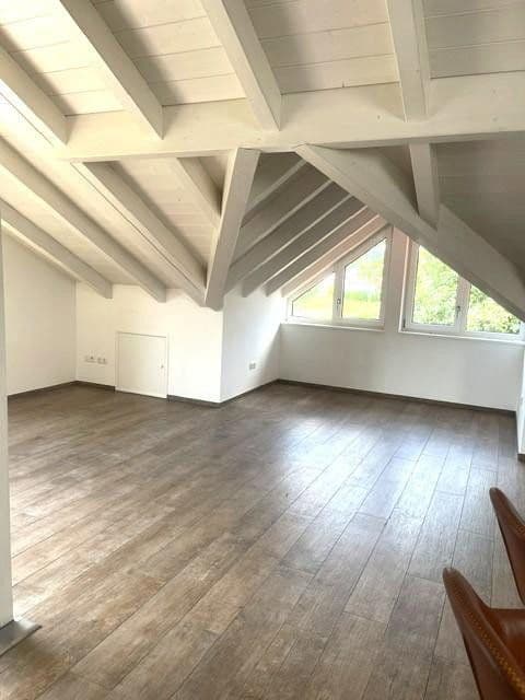 Prenájom bytu 3-izbový 101 m², Deining, Bavorsko Prenájom bytu 3-izbový 101 m², Deining, Bavorsko