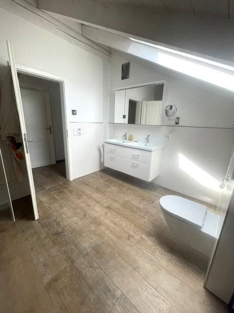 Prenájom bytu 3-izbový 101 m², Deining, Bavorsko Prenájom bytu 3-izbový 101 m², Deining, Bavorsko