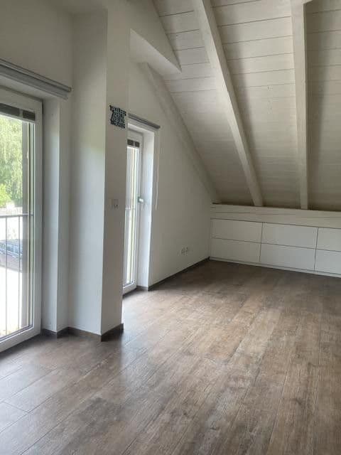 Prenájom bytu 3-izbový 101 m², Deining, Bavorsko Prenájom bytu 3-izbový 101 m², Deining, Bavorsko