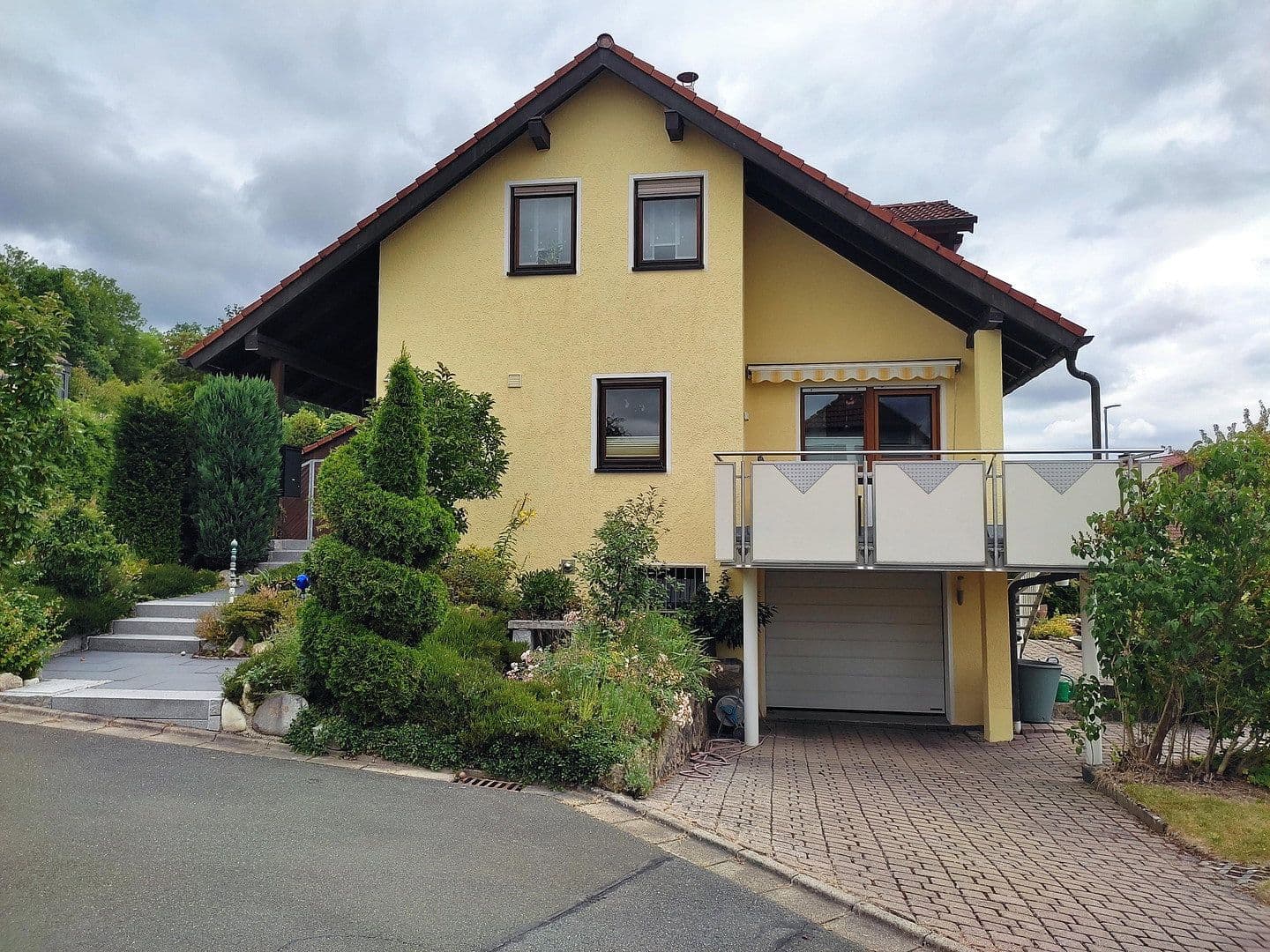 Predaj domu 198 m², pozemok 840 m², Ludwigschorgast, Bavorsko Predaj domu 198 m², pozemok 840 m², Ludwigschorgast, Bavorsko