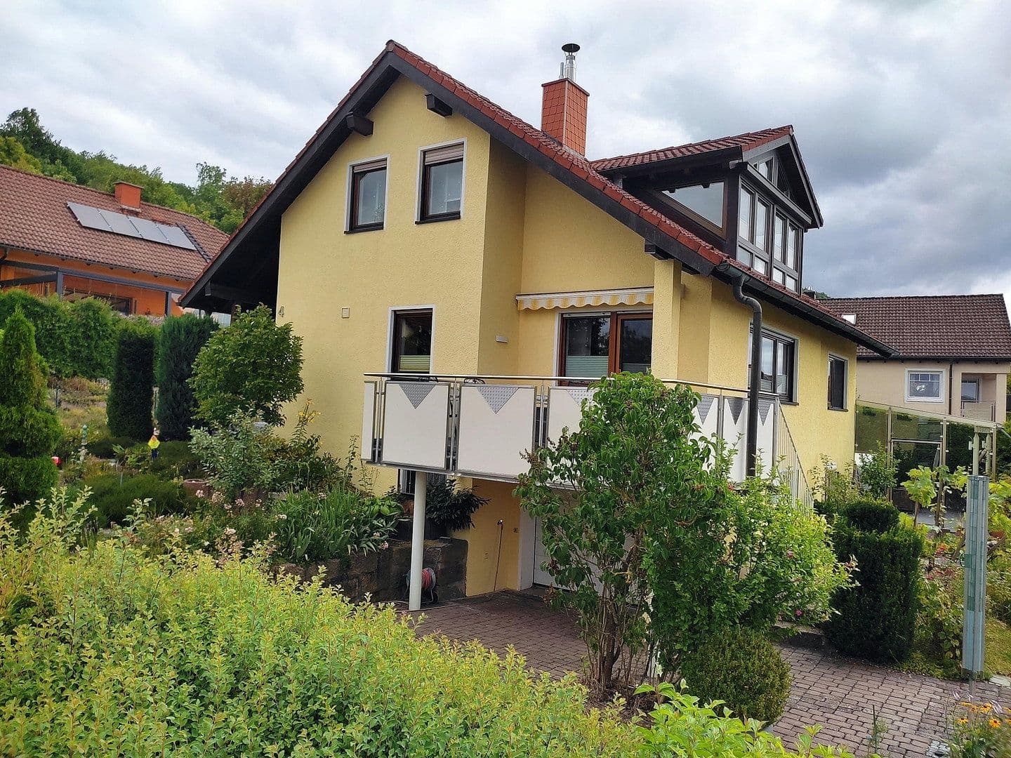 Predaj domu 198 m², pozemok 840 m², Ludwigschorgast, Bavorsko Predaj domu 198 m², pozemok 840 m², Ludwigschorgast, Bavorsko