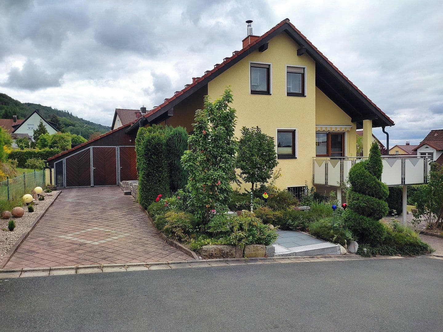 Predaj domu 198 m², pozemok 840 m², Ludwigschorgast, Bavorsko Predaj domu 198 m², pozemok 840 m², Ludwigschorgast, Bavorsko