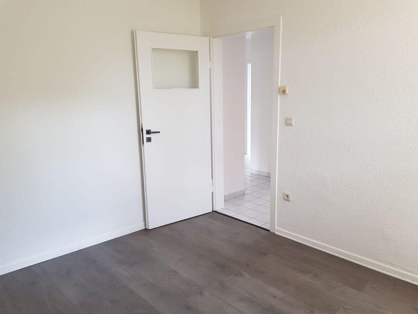 Prenájom bytu 3-izbový 55 m², Odenwaldstraße 16, Oberhausen, Severné Porýnie - Westfálsko Prenájom bytu 3-izbový 55 m², Odenwaldstraße 16, Oberhausen, Severné Porýnie - Westfálsko