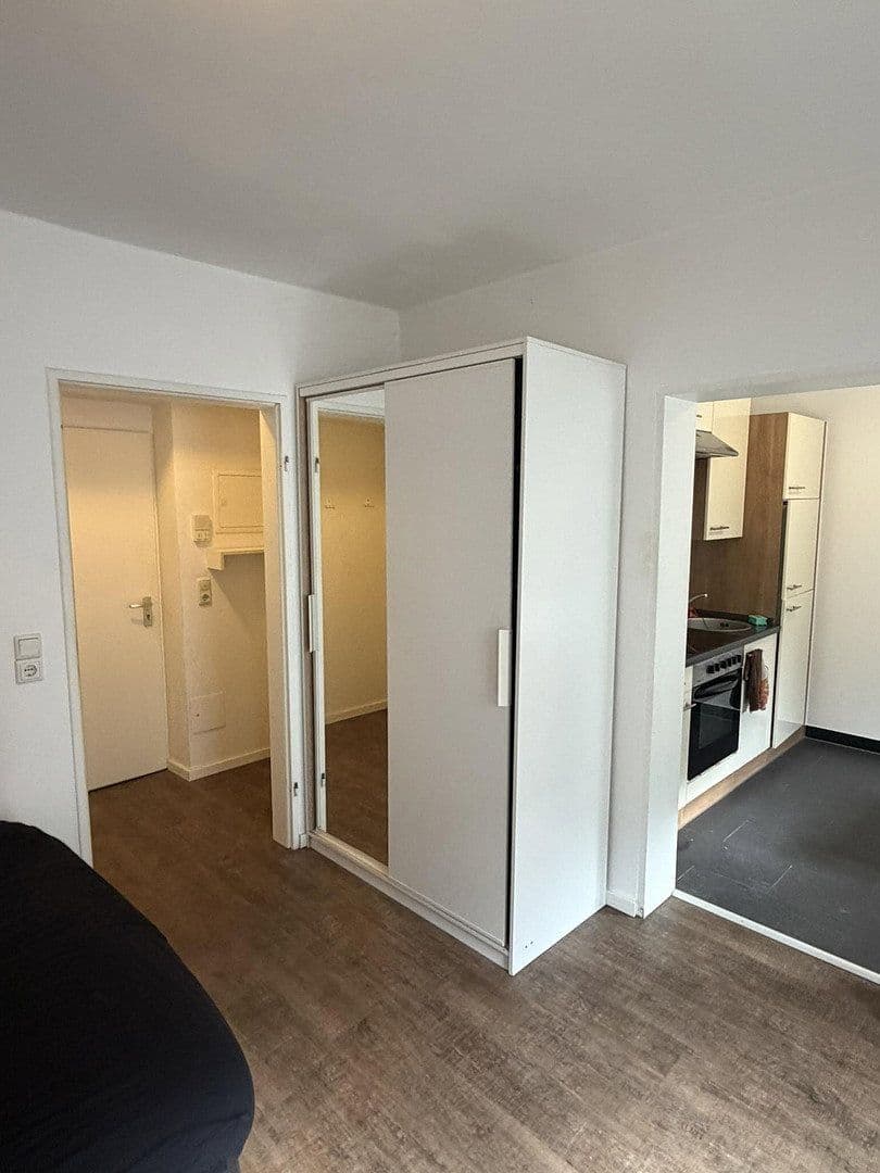 Prenájom bytu 1-izbový 30 m², München, Bavorsko Prenájom bytu 1-izbový 30 m², München, Bavorsko