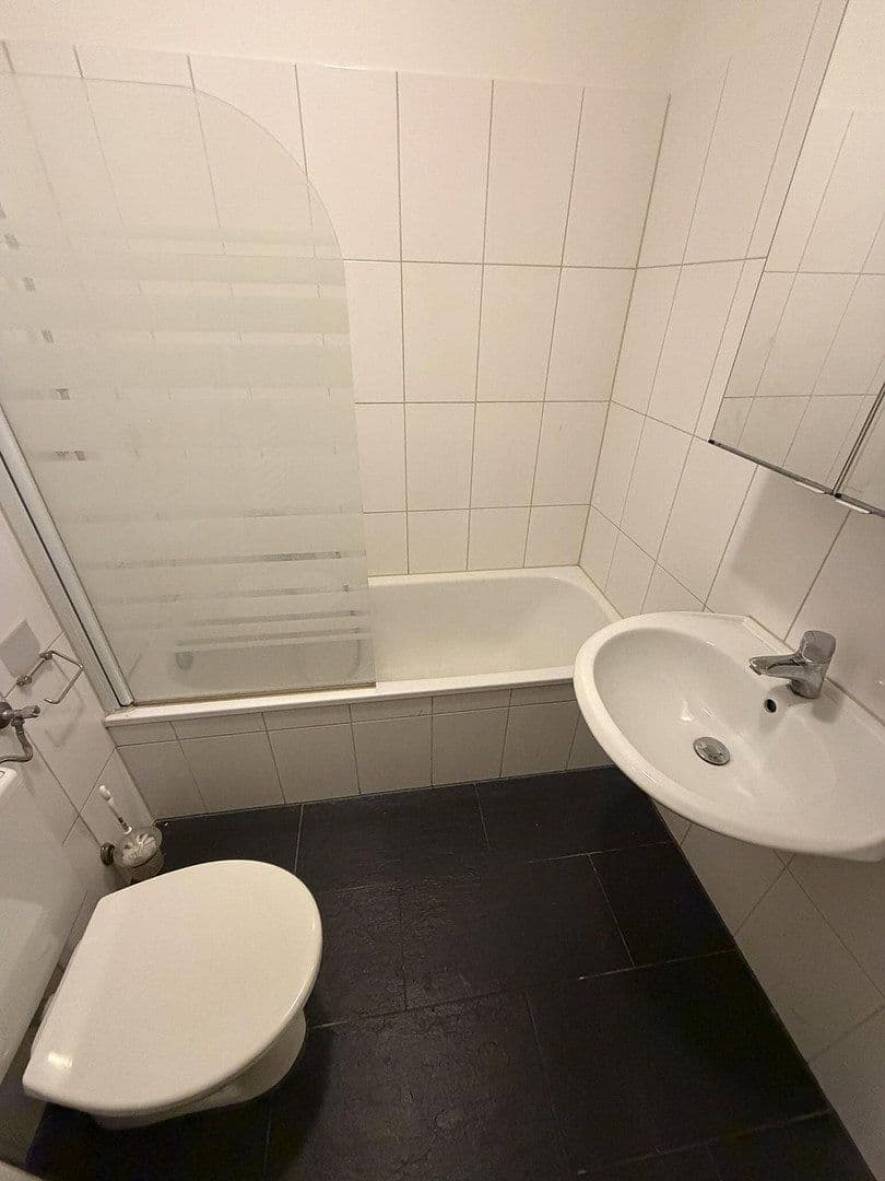 Prenájom bytu 1-izbový 30 m², München, Bavorsko Prenájom bytu 1-izbový 30 m², München, Bavorsko